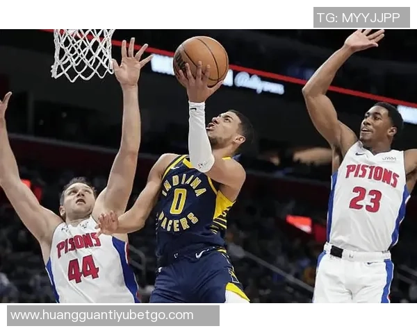 米切尔上半场表现惊艳11投8中轻松拿下18分4篮板2助攻助力球队奋勇争先